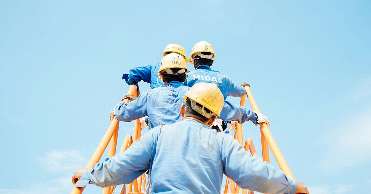 Why Government Contractors Are Turning to PEOs